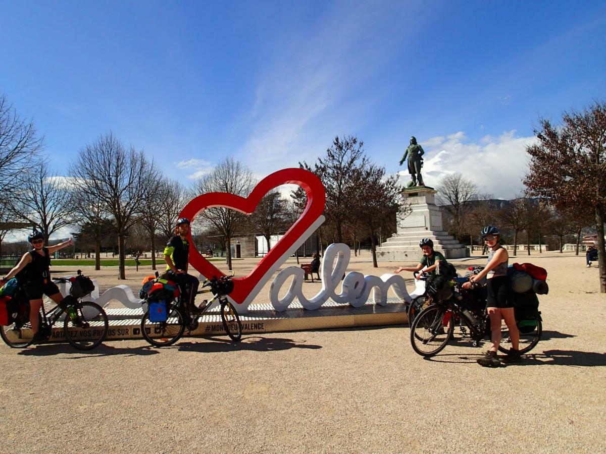 Velo Gite Valence Valence  Ngoại thất bức ảnh