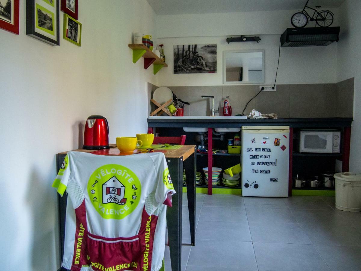 Velo Gite Valence Valence  Ngoại thất bức ảnh